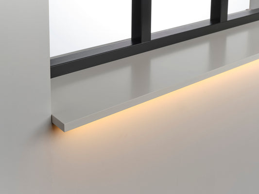 LED vensterbank met geïntegreerde verlichting, sfeer en functionaliteit gecombineerd