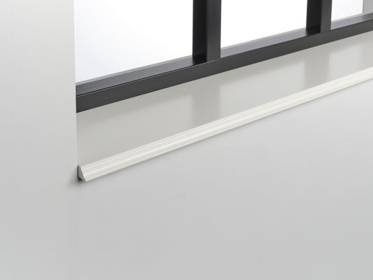 MDF vensterbank Juno met alternatief trappetje profiel, verfijnde gelaagde vormgeving