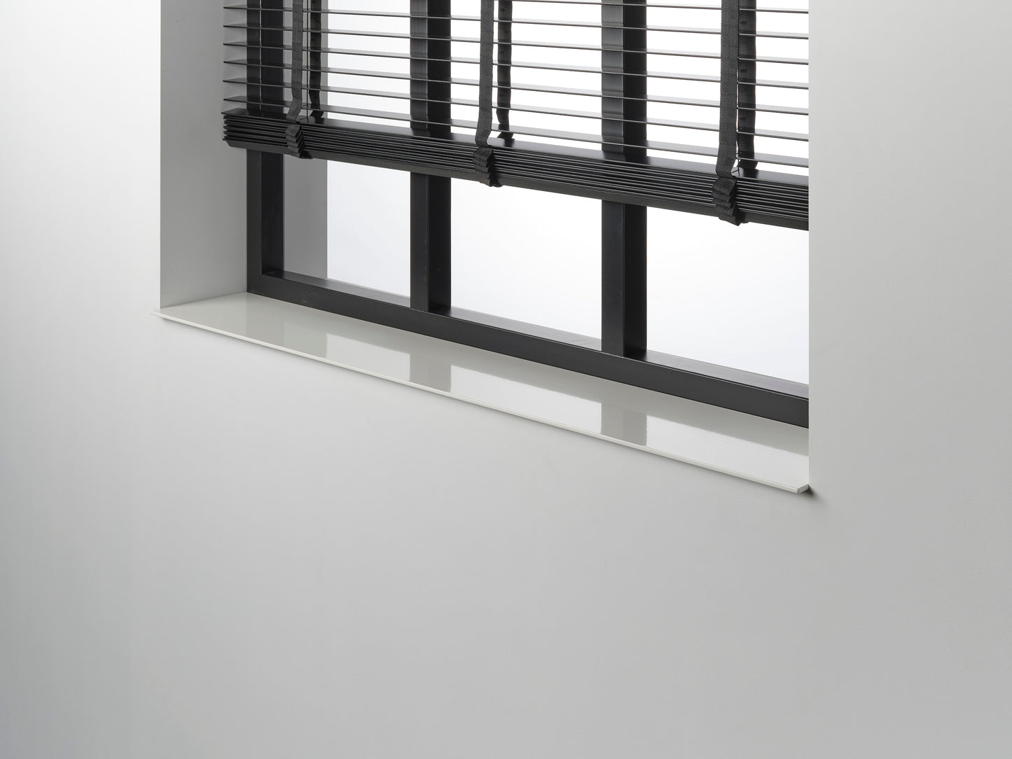Aluminium vensterbank wit gepoedercoat, onderhoudsvrij en moderne uitstraling