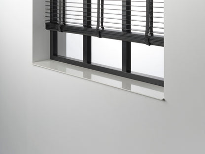 Aluminium vensterbank wit gepoedercoat, onderhoudsvrij en moderne uitstraling