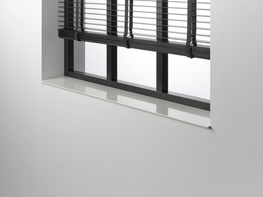 Aluminium vensterbank wit gepoedercoat, onderhoudsvrij en moderne uitstraling