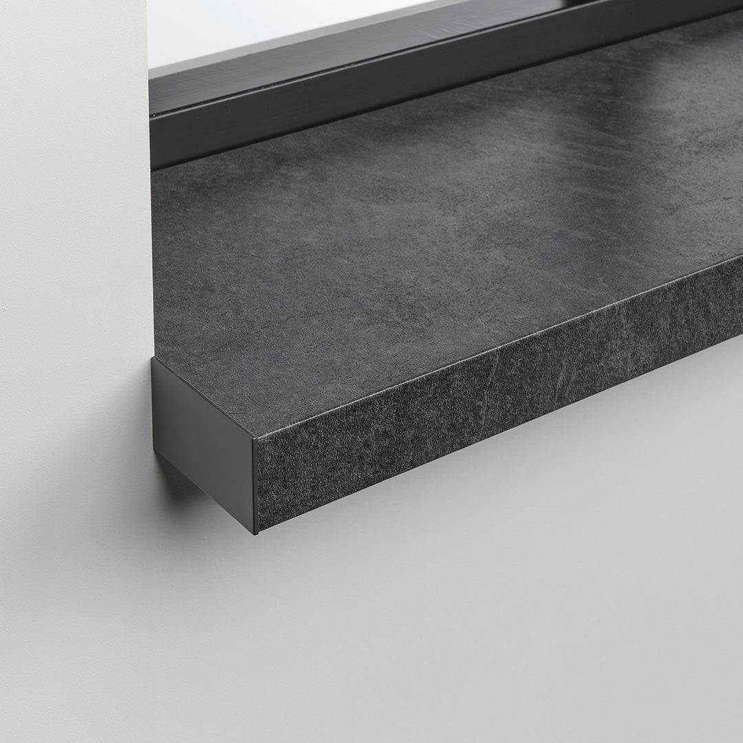 Novaboard Stone vensterbank donkergrijs leisteen look, krachtige industriële uitstraling