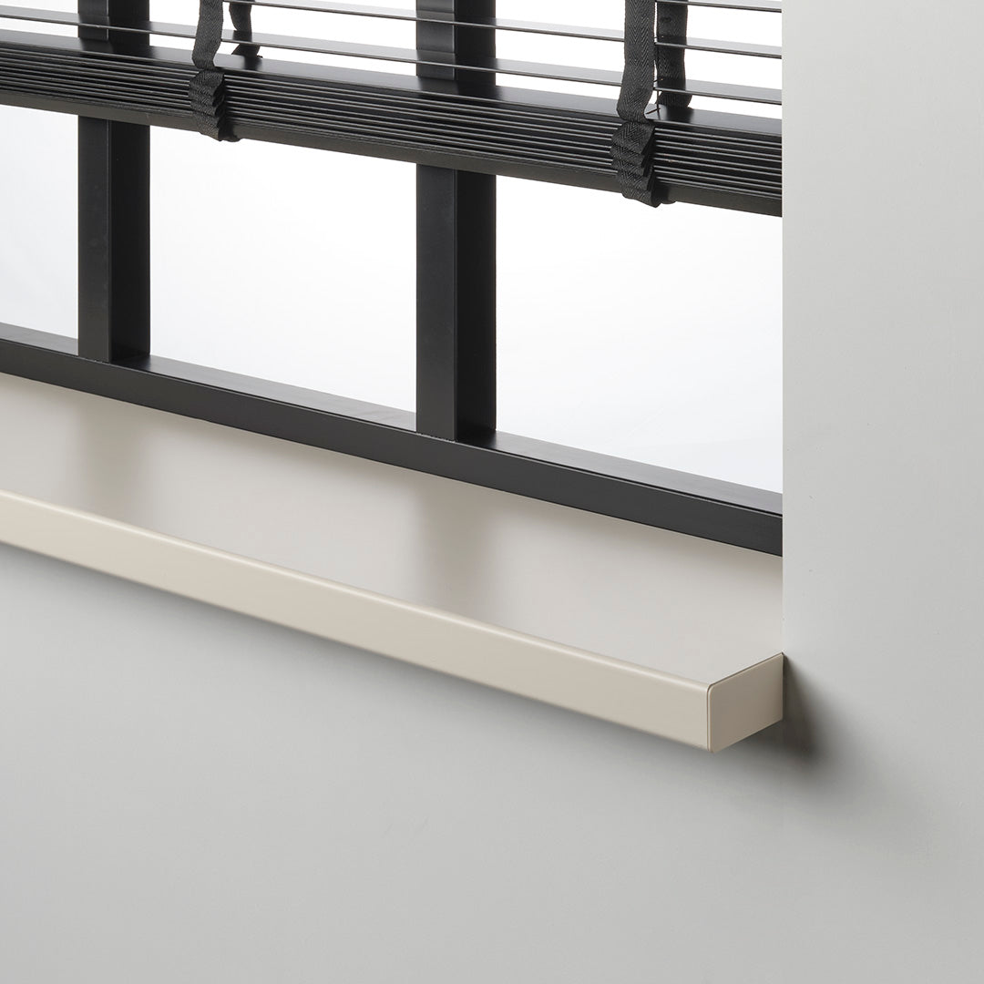 Novaboard vensterbank crème RAL 9001, warme composiet uitstraling