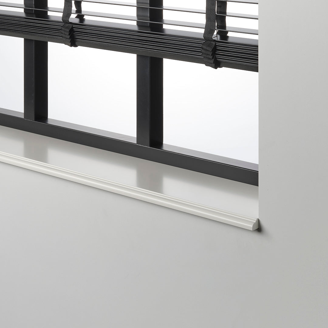 MDF vensterbank Fides met grote ronding en kleine holling, sophisticated design